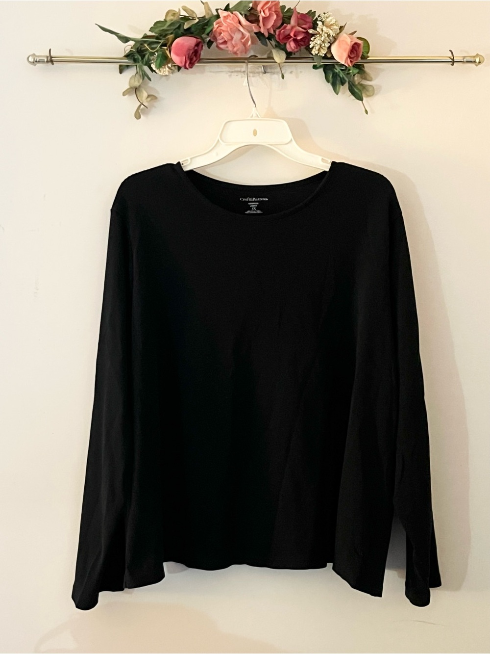 croft & barrow Black Long-Sleeve Crewneck Top